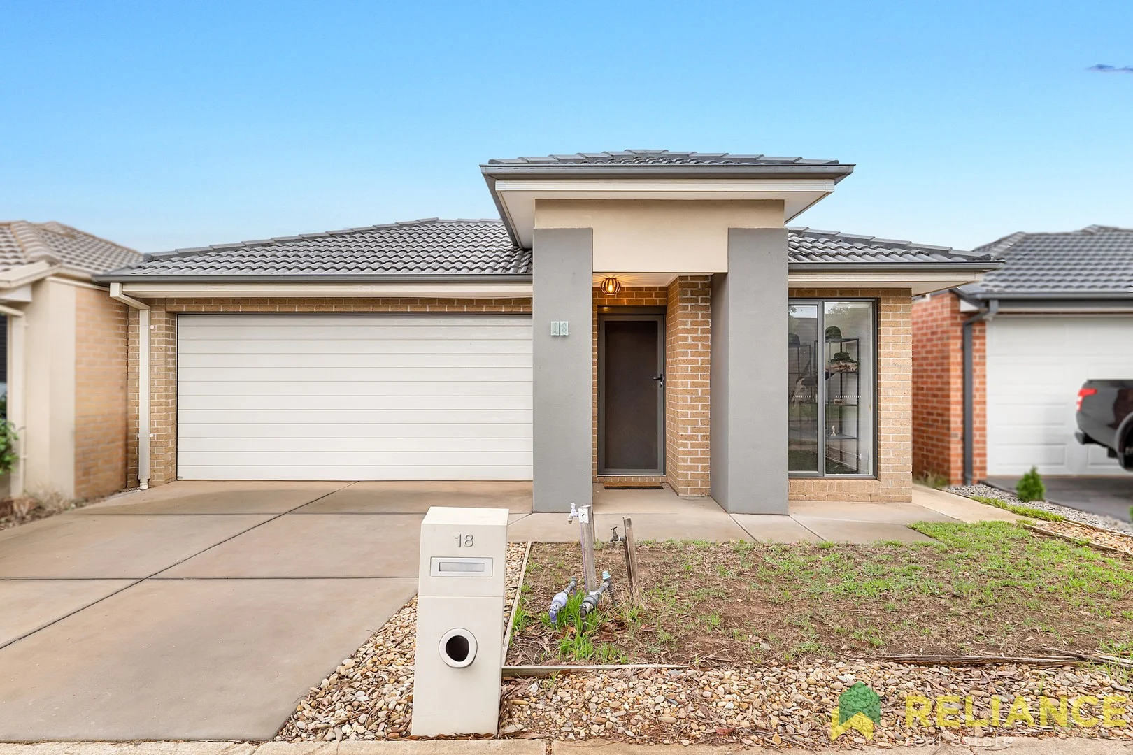 18 Fulham Crescent, Thornhill Park VIC 3335