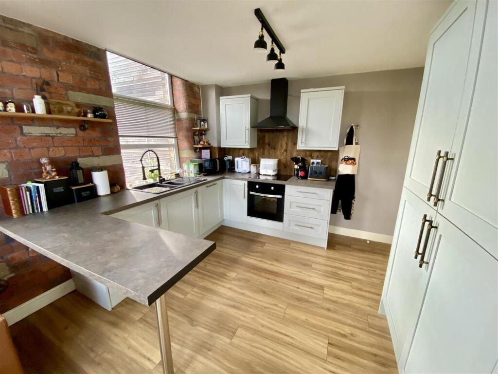 Balme Road, Cleckheaton photo 2