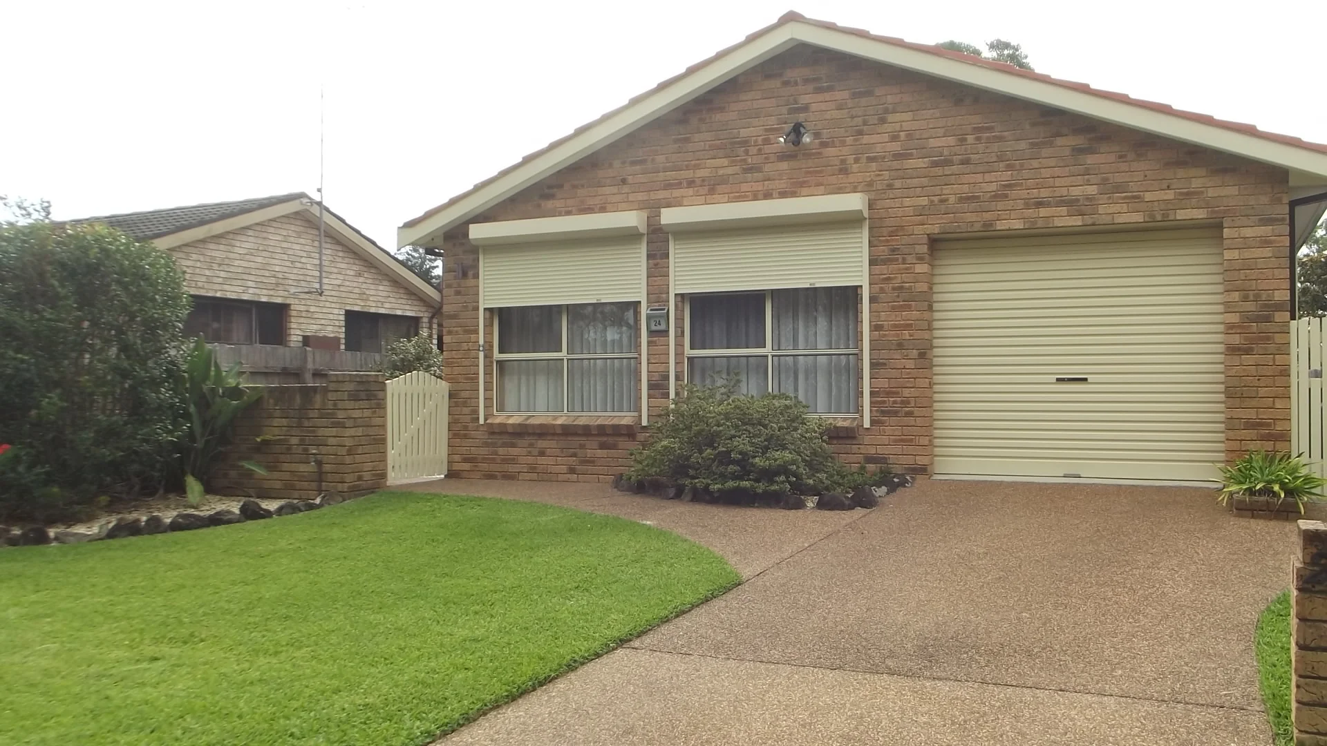 24 Elizabeth Pde, Forster NSW 2428