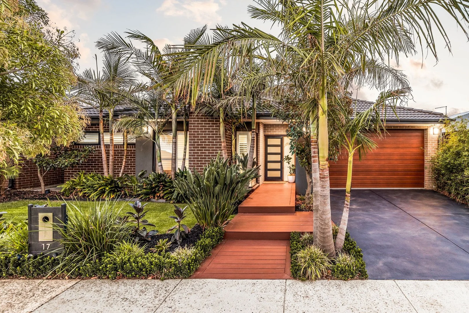 17 Sunshine Avenue, Armstrong Creek VIC 3217