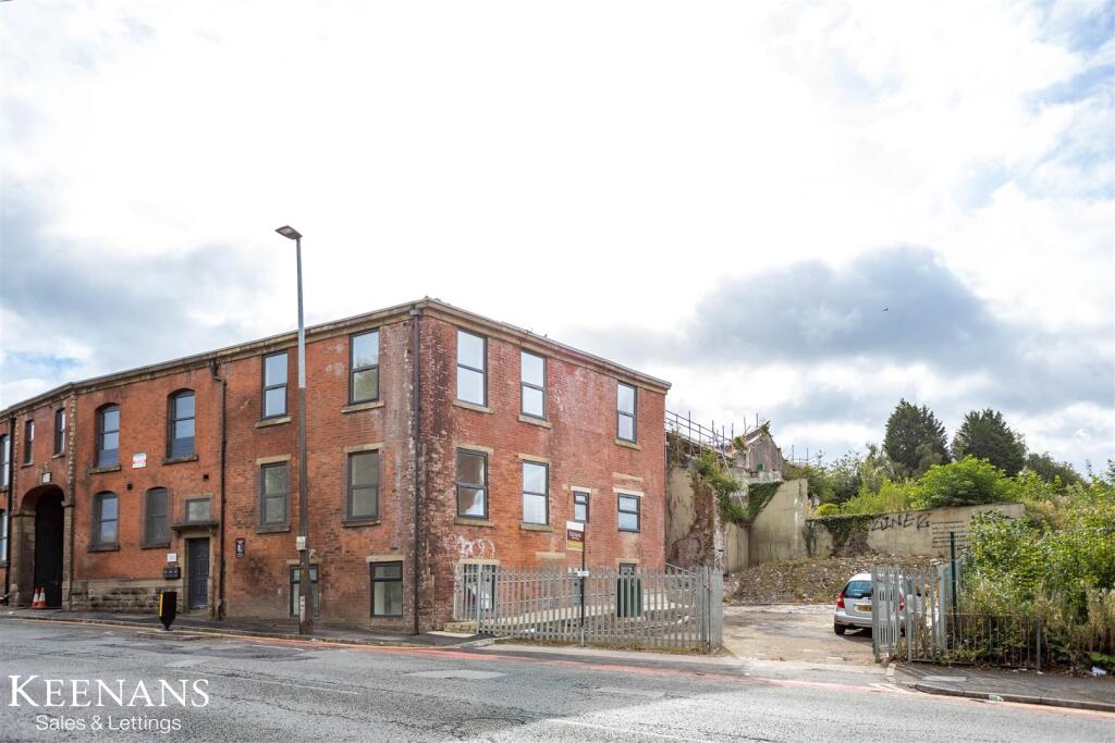 Additional image 3 of Eanam, Blackburn
