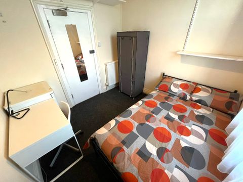 Raleigh Street, Nottingham NG7, Room to rent