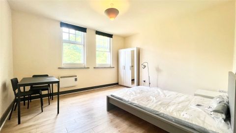 Bridge Street, Reading, Berkshire RG1