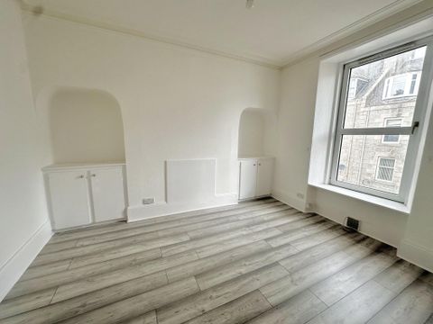 Flat 5, 43 Esslemont Avenue, Aberdeen AB25