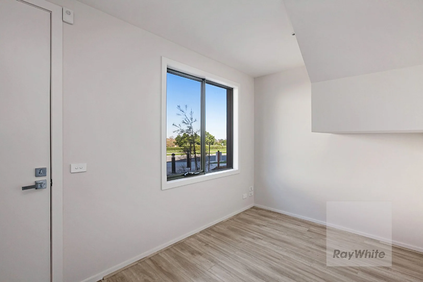 Additional image 8 of 15/11 Troward Harvey Way, Craigieburn VIC 3064