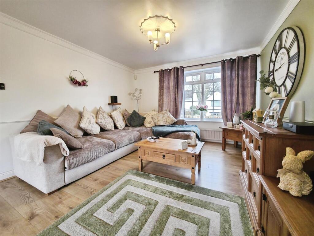 Walker Wood, Baildon, BD17 5BE photo 3