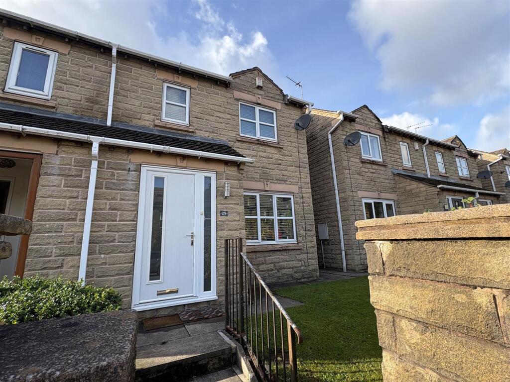 Station Road, Clayton, Bradford