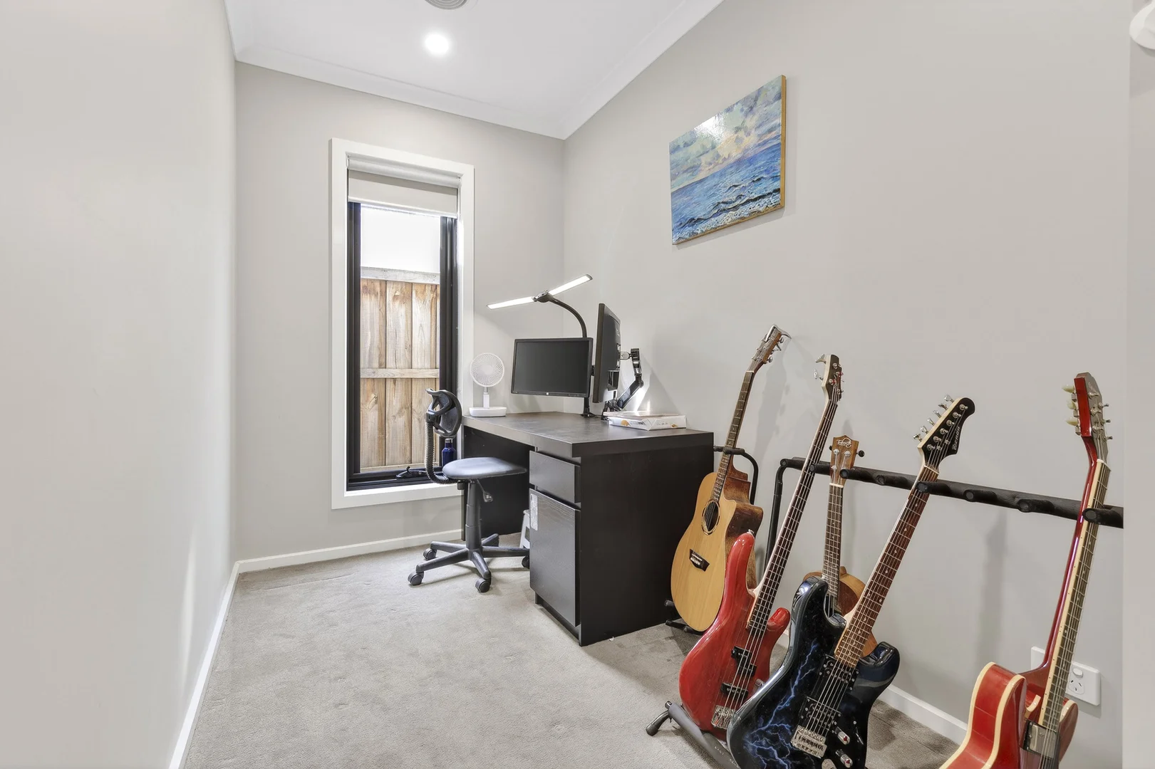 10 Forton Crescent, Cranbourne West VIC 3977 photo 2