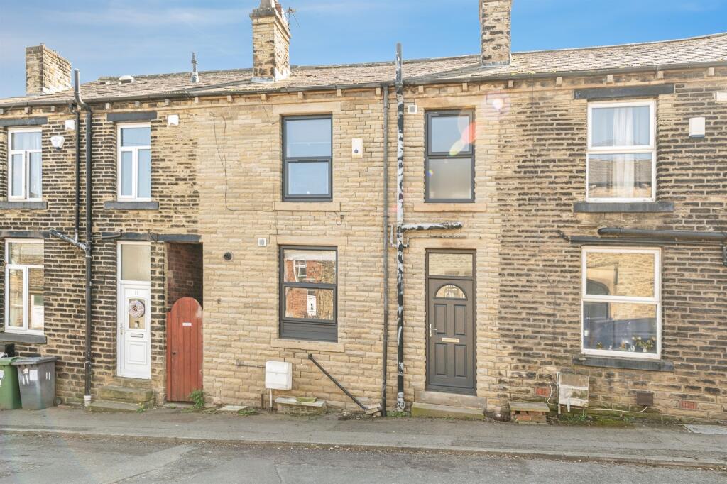 Whitcliffe Road, CLECKHEATON