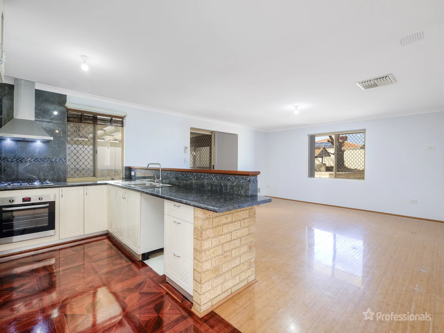 Additional image 4 of 11 Ellenbrae Place, Marangaroo WA 6064