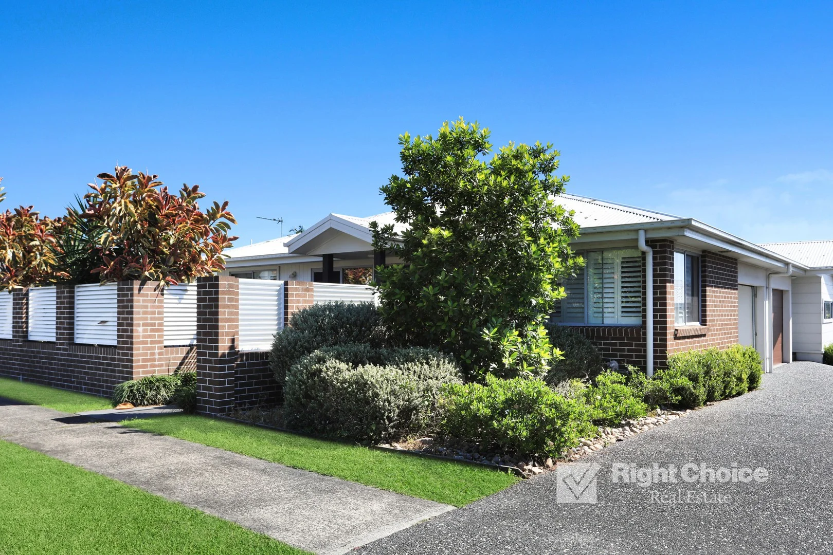 2/196 Tongarra Road, Albion Park NSW 2527