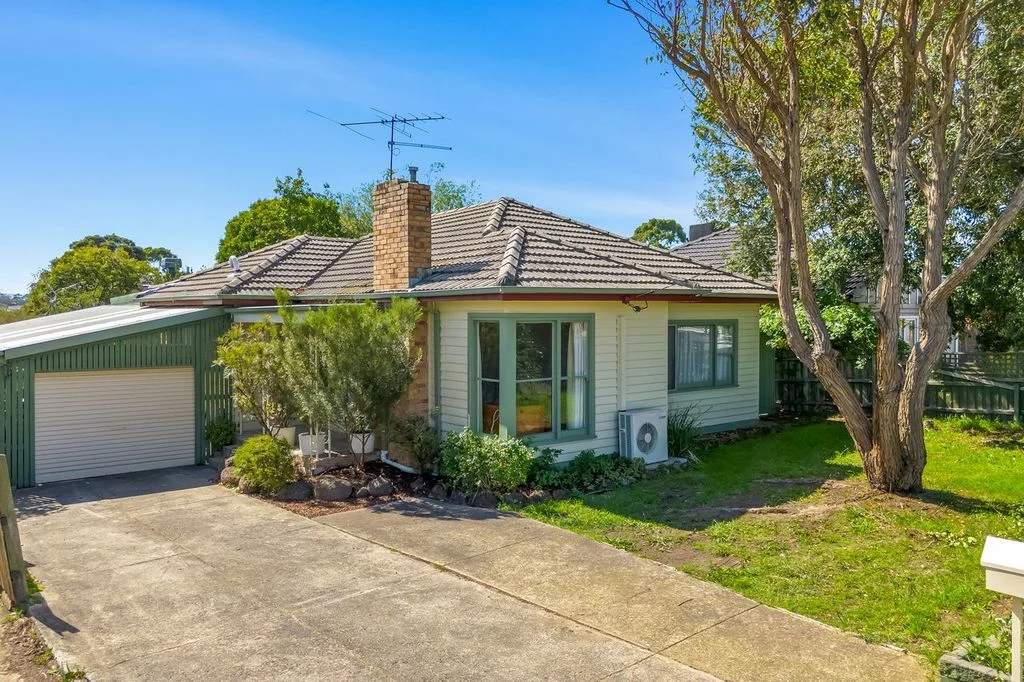318 Grimshaw Street, Watsonia North VIC 3087