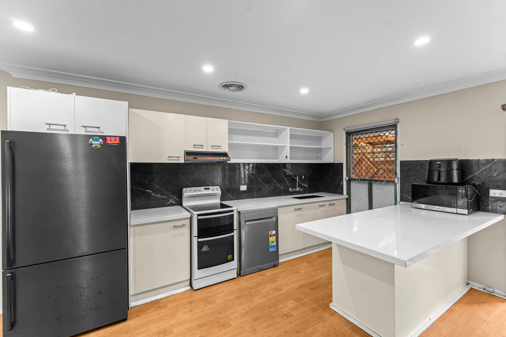 Additional image 3 of 7 Parnoo Street, Chevron Island QLD 4217