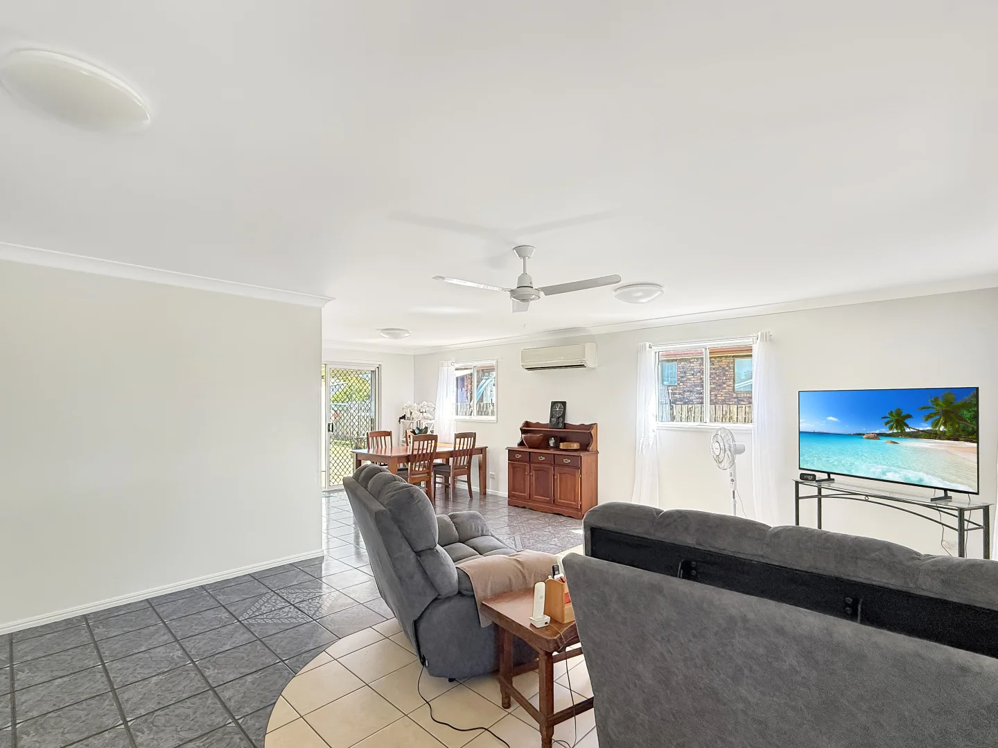 16 Harselaar Drive, Point Vernon QLD 4655 photo 4