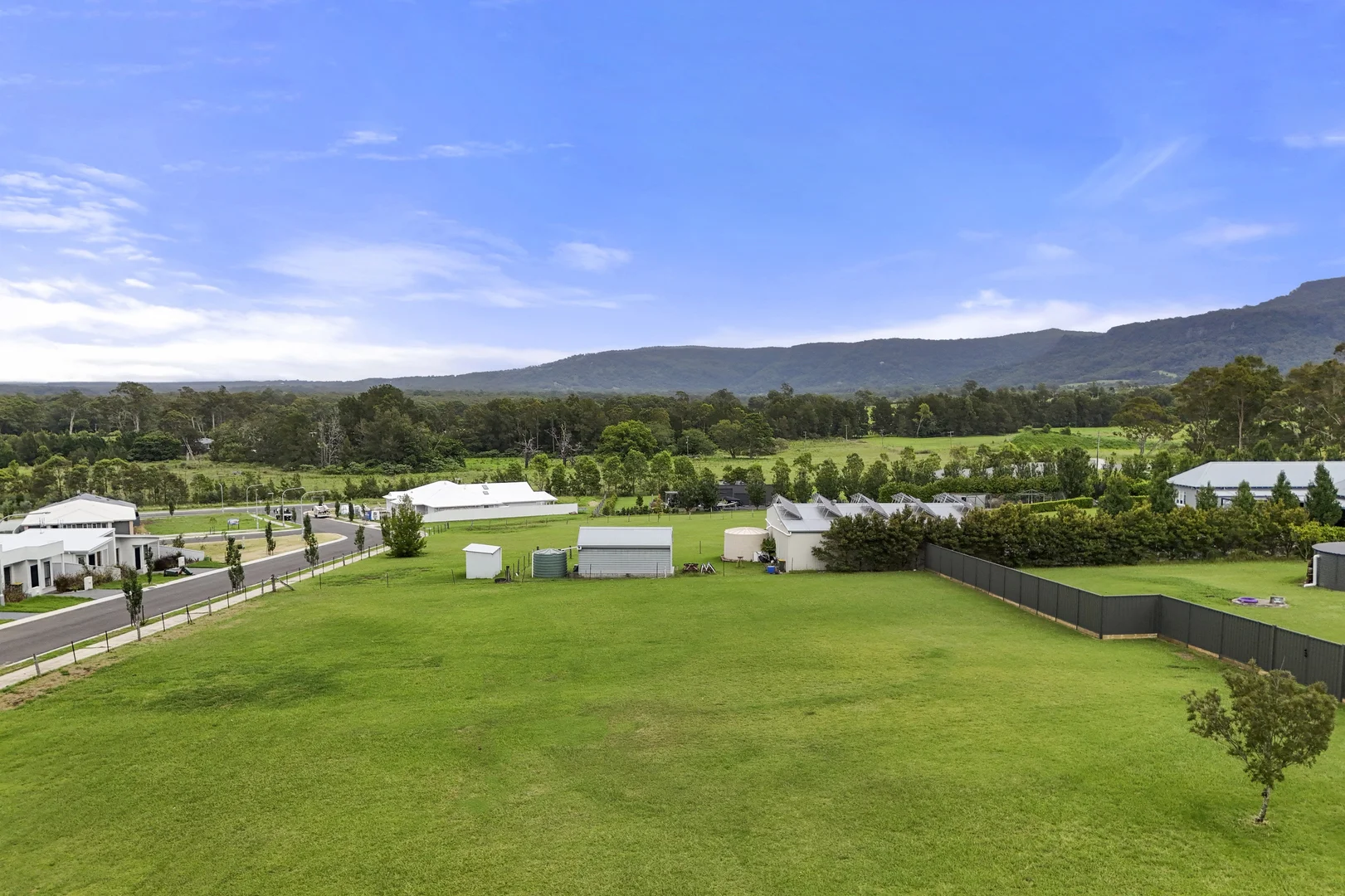 Additional image 3 of 'The Rise', Badagarang NSW 2540