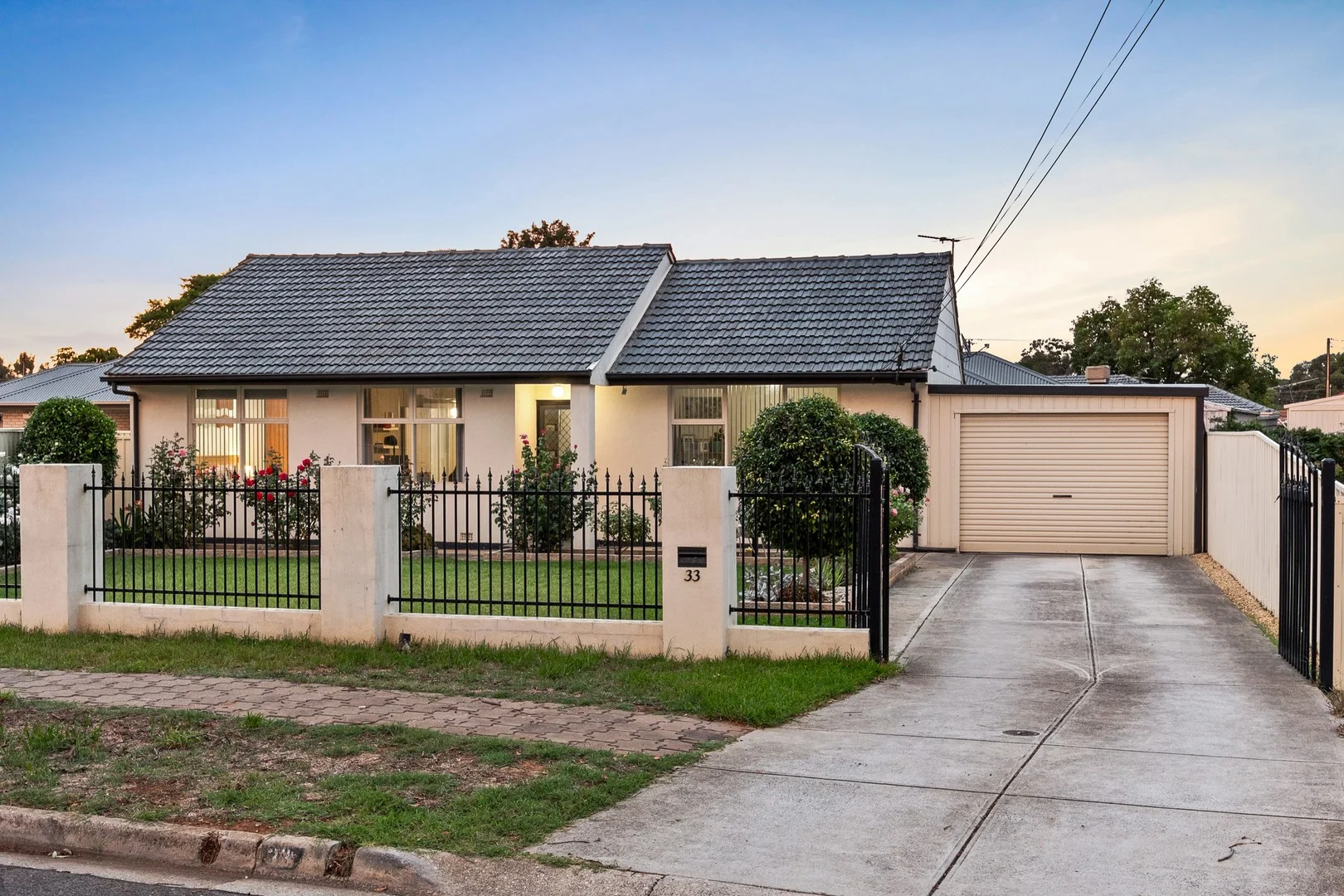 33 Mayo Crescent, Salisbury Downs SA 5108