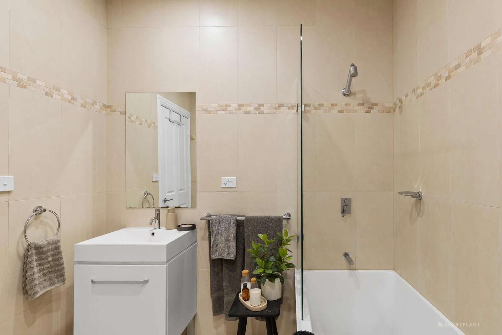 Additional image 14 of 43 Carinya Road, Vermont VIC 3133