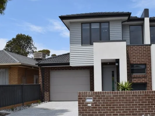 11 Gleneagles Drive, Sunbury VIC 3429