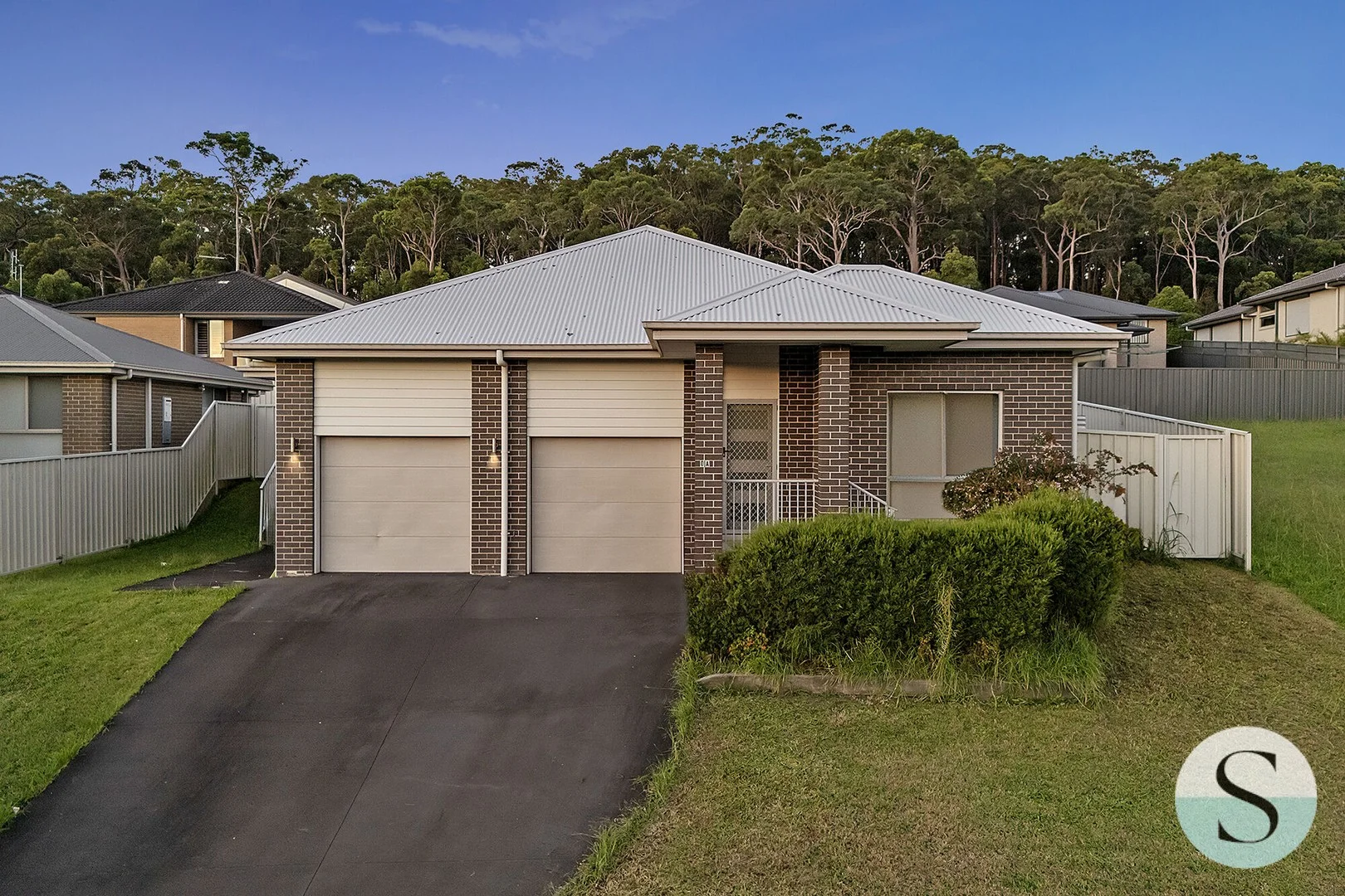 40 Blackwood Circuit, Cameron Park NSW 2285