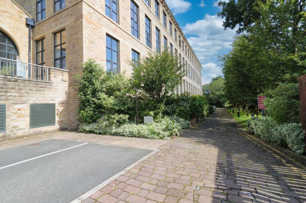Additional image 15 of Meadow Road, Apperley Bridge, Bradford, West Yorkshire, BD10