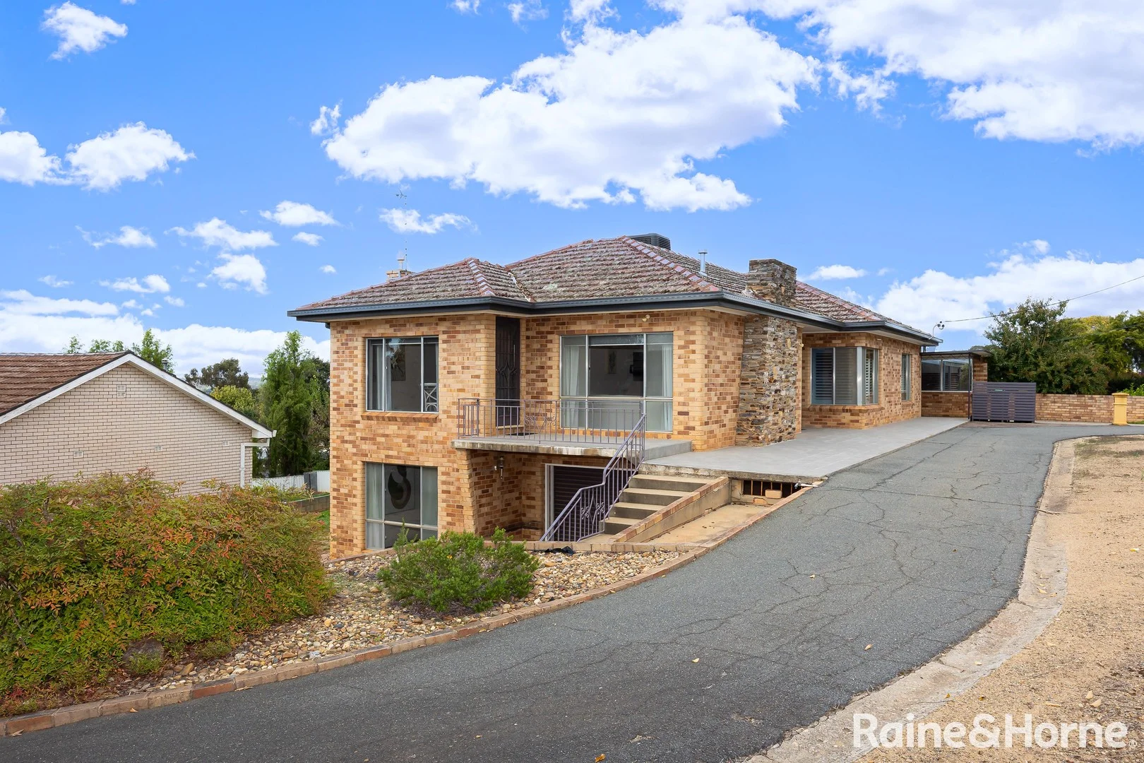 17 Panorama Street, Kooringal NSW 2650