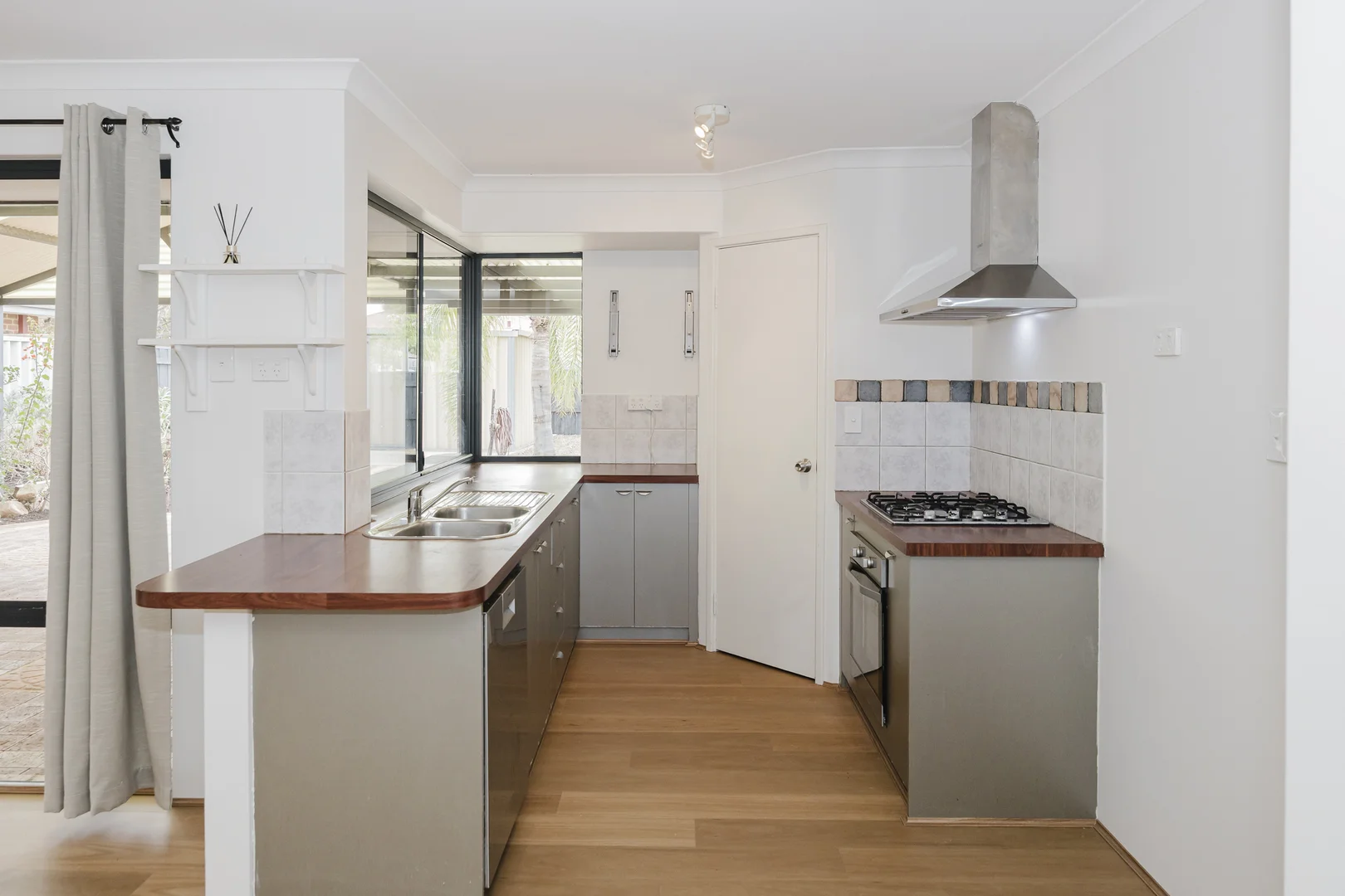 Additional image 11 of 64 Christian Circle, Quinns Rocks WA 6030