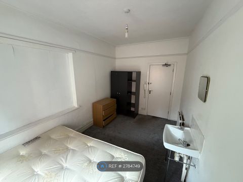 Western Elms Avenue, Reading RG30, Room to rent