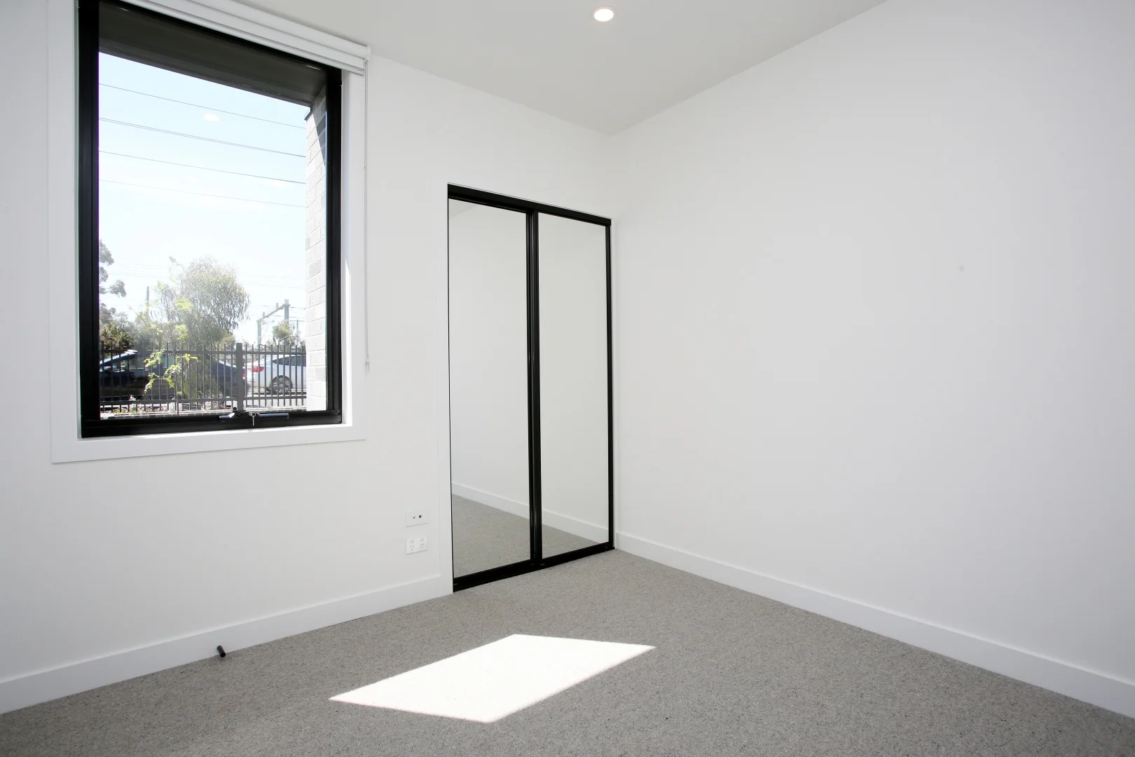 2/957 High Street, Reservoir VIC 3073 photo 5