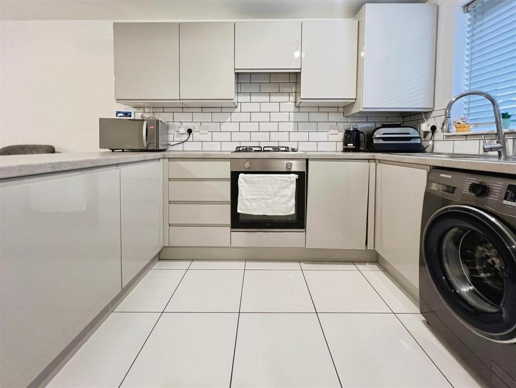 Additional image 3 of Blackthorne Close, Bradford, BD2 3DZ