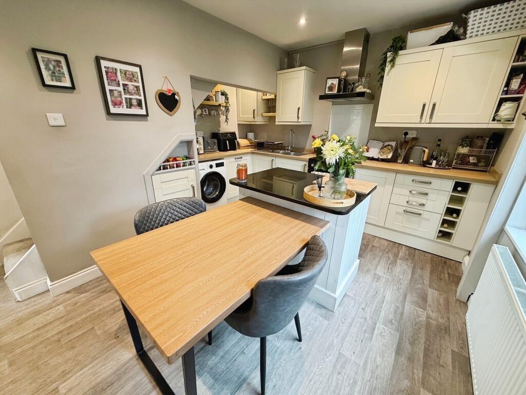 Additional image 3 of South Hill Drive, Gilstead, Bingley, BD16