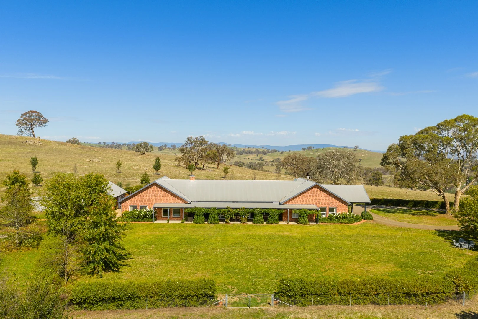 Brickeys Hill 127 Hearnes Road, Yass NSW 2582