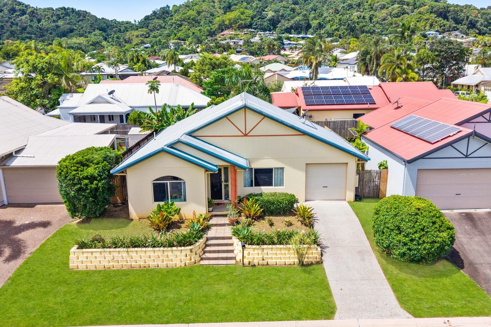 12 Sherwood Close, Brinsmead QLD 4870