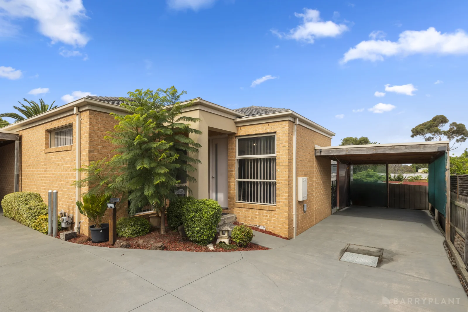 2/65 Oaktree Drive, Hampton Park VIC 3976