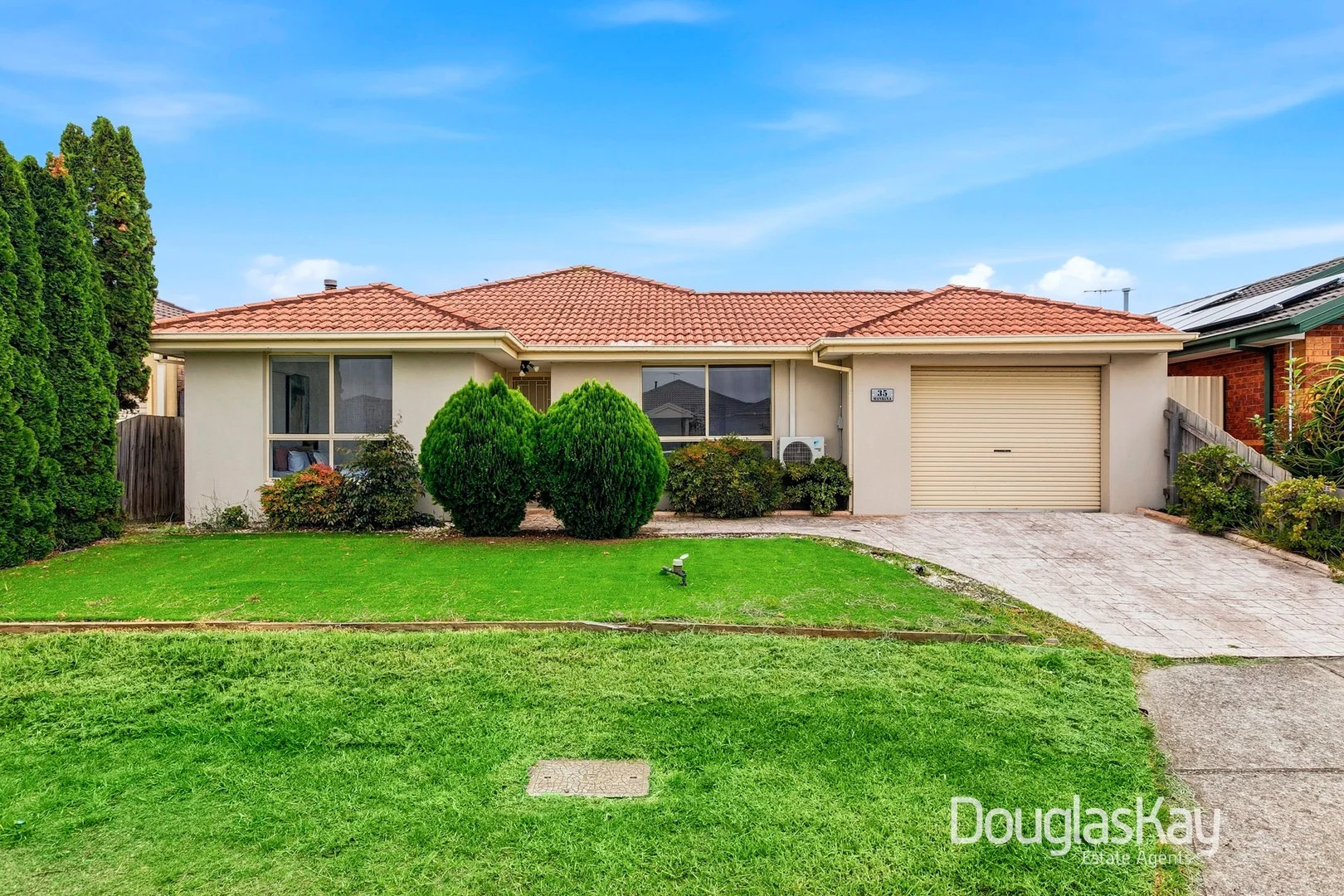 35 Mankina Circuit, Delahey VIC 3037