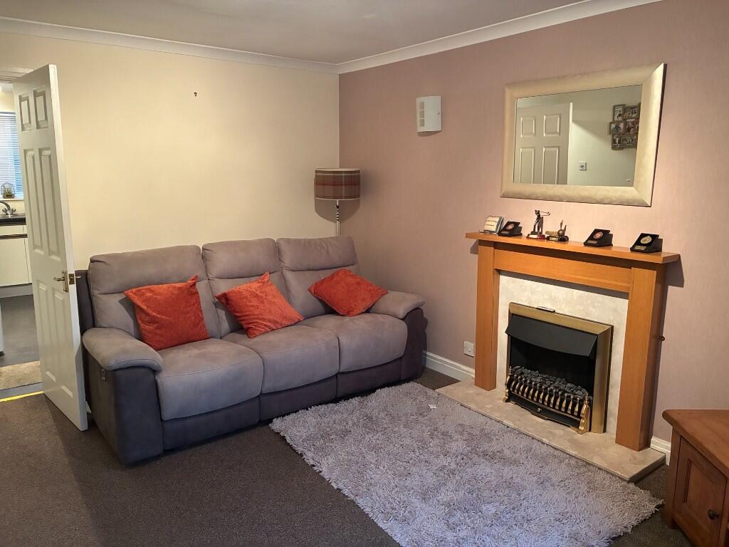 Laurel Park, BD15 photo 3