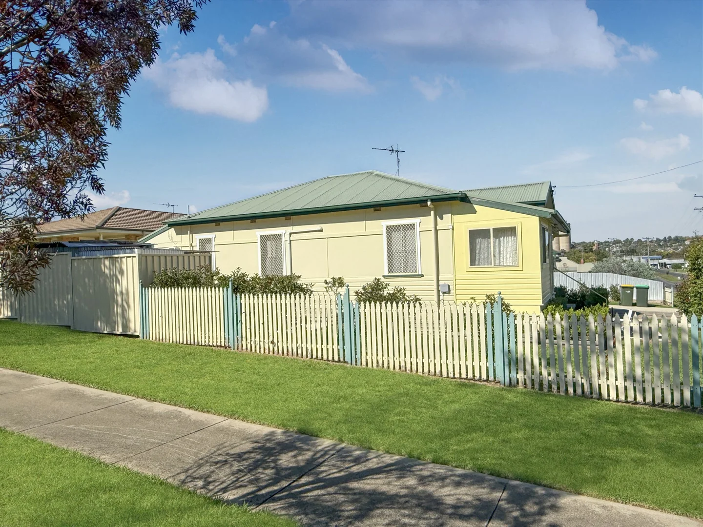 Additional image 3 of 2 Stoneridge, Young NSW 2594
