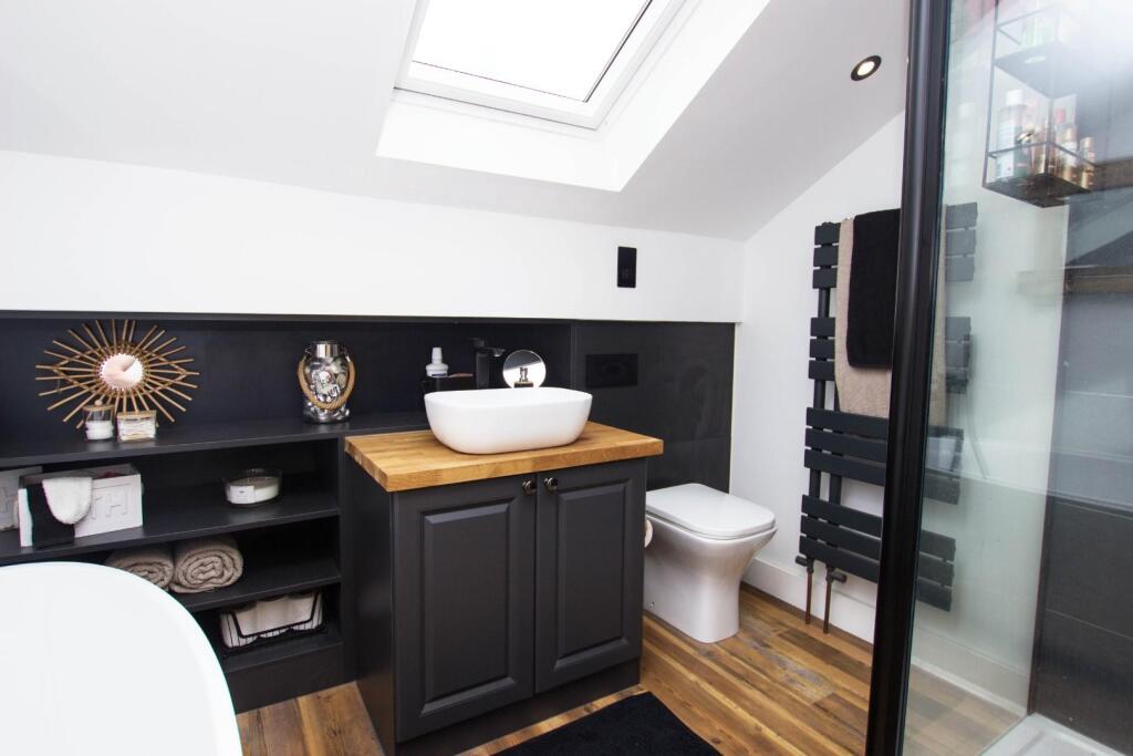 Additional image 35 of 'Hillside Bungalow' Hoddlesden
