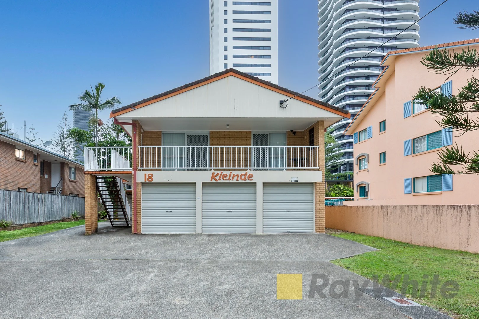 1/18 Anne Avenue, Broadbeach QLD 4218
