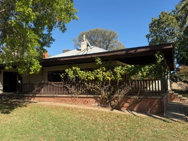 - Loomberah Road, Tamworth NSW 2340