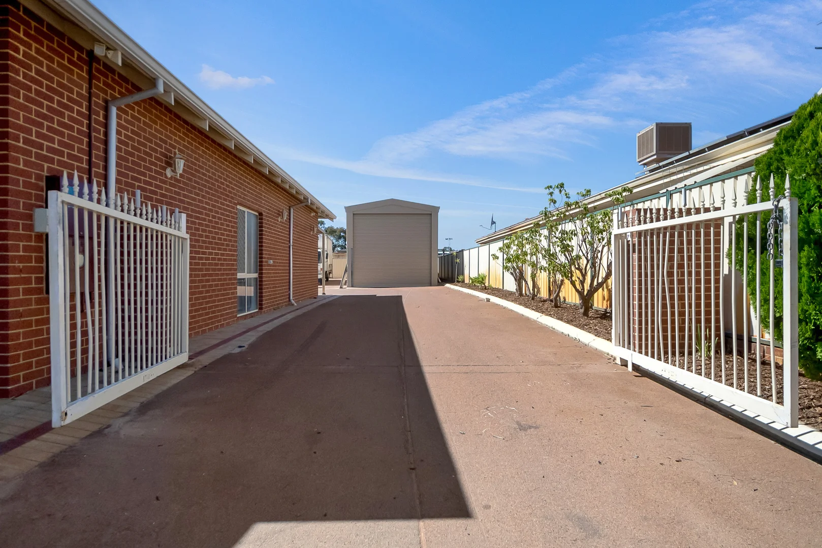 Additional image 21 of 8 Carpenteria Crescent, Kenwick WA 6107
