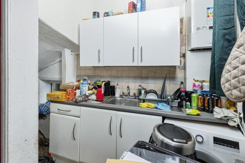 Additional image 8 of Rosebery Avenue, Shipley