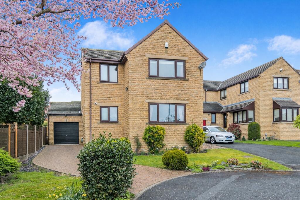 St. Lukes Close, Cleckheaton, West Yorkshire, BD19