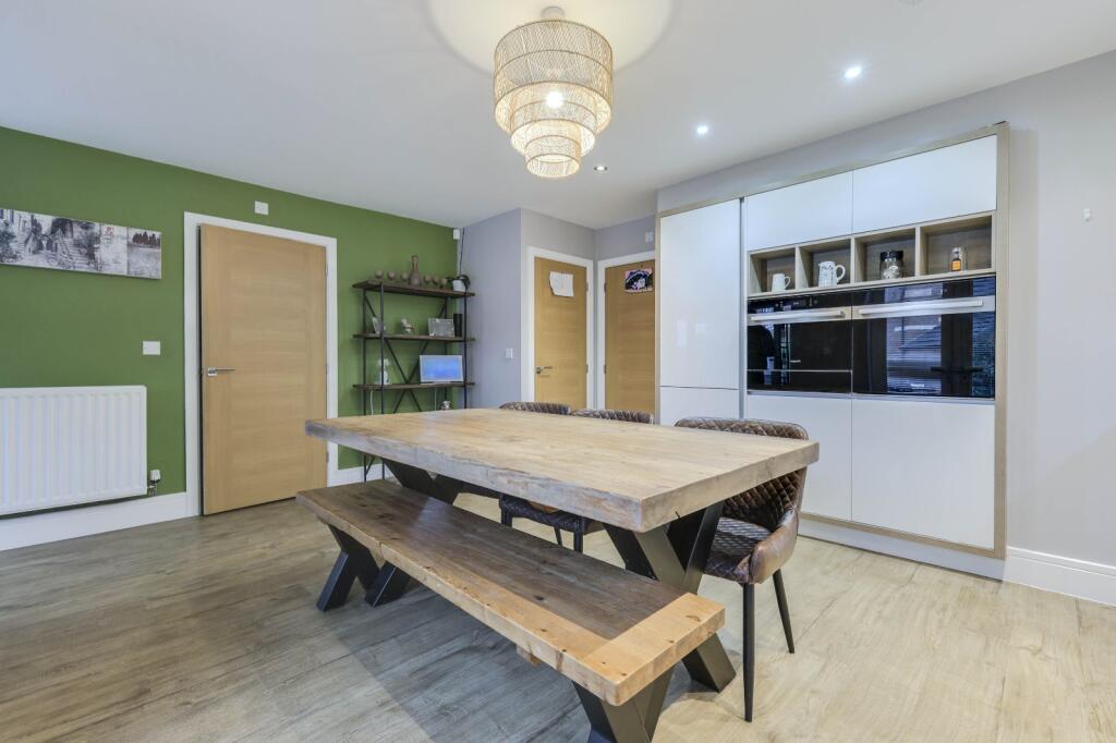 West Wood View, Apperley Bridge, Bradford, West Yorkshire, BD10 photo 3