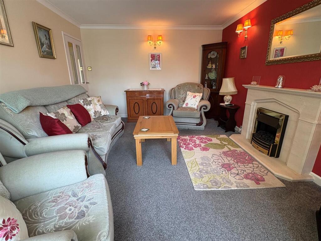 Oakleigh Avenue, Clayton, Bradford photo 5