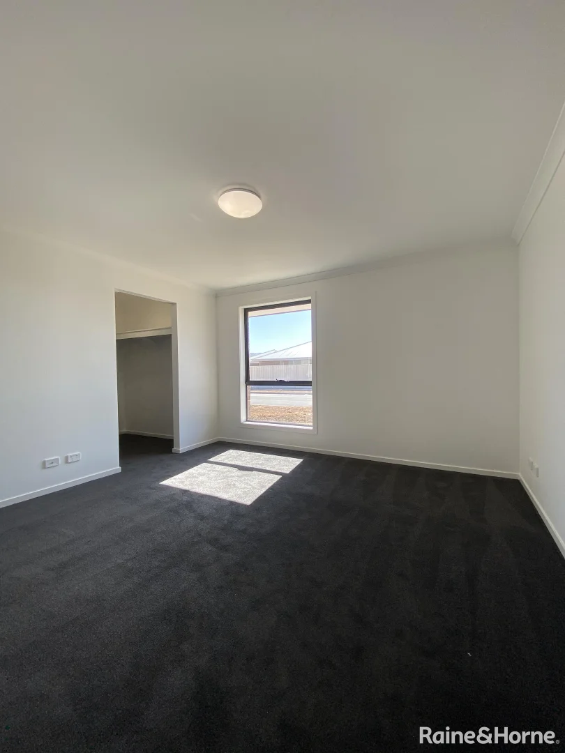 Additional image 5 of 48 Olympic Way, Munno Para West SA 5115