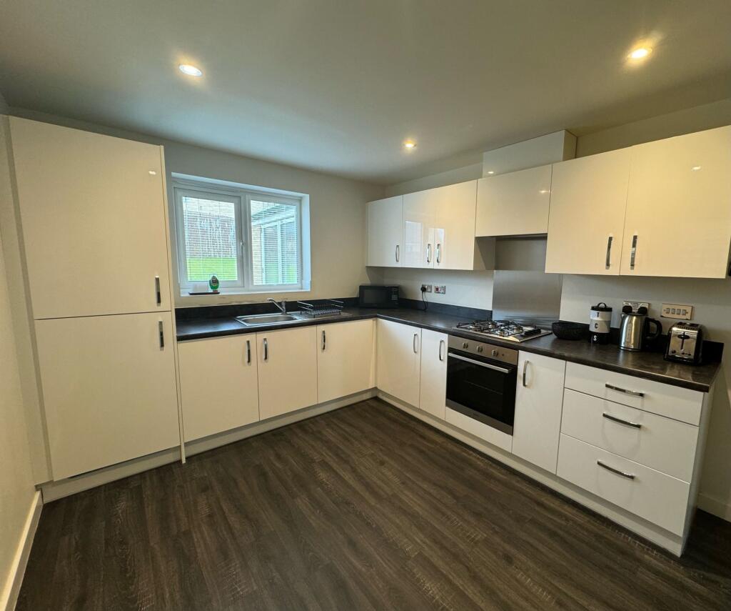 Additional image 4 of Meadow Walk Drive, Bradford, BD2