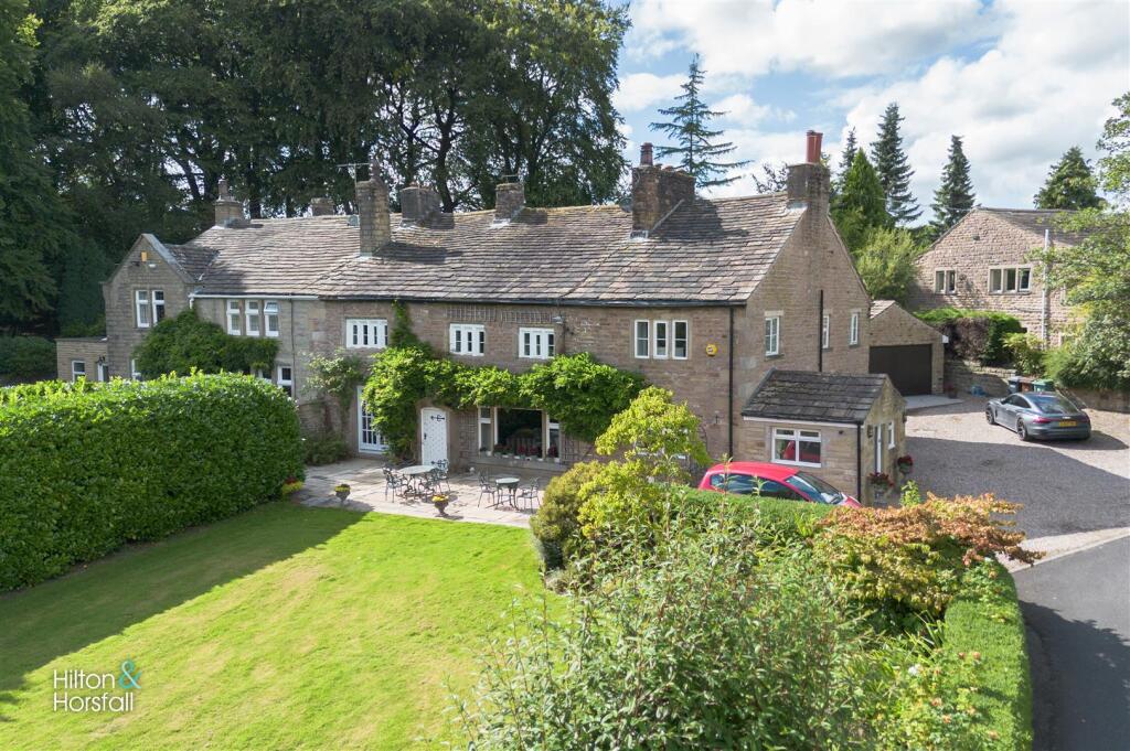 East Stone Edge, Barnoldswick Road, Blacko