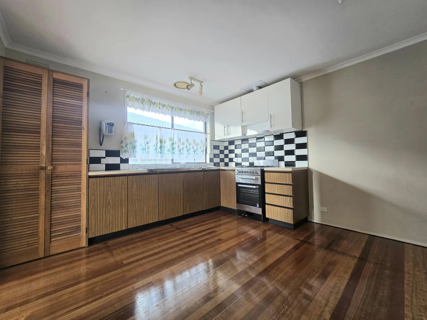 27 Wimmera Crescent, Keilor Downs VIC 3038 photo 3