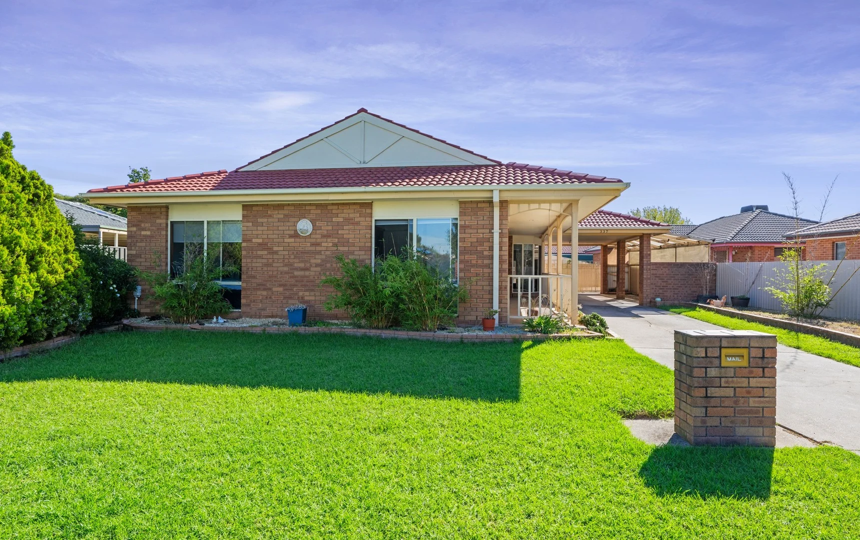 337 Shirleen Crescent, Lavington NSW 2641