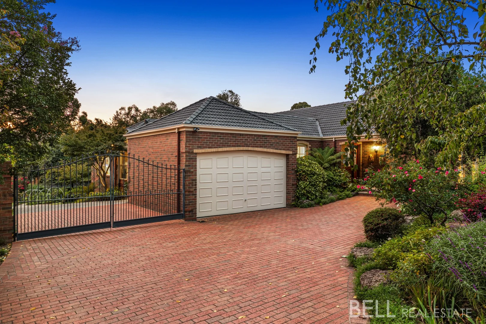 10 Fielden Close, Mooroolbark VIC 3138 photo 3